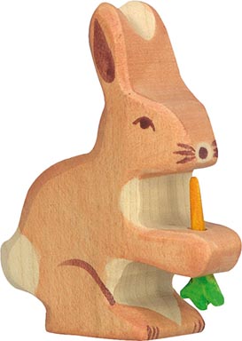 Holztiger Hase mit Karotte